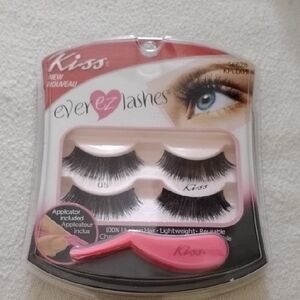Kiss Ever EZ Lashes with Pink Applicator